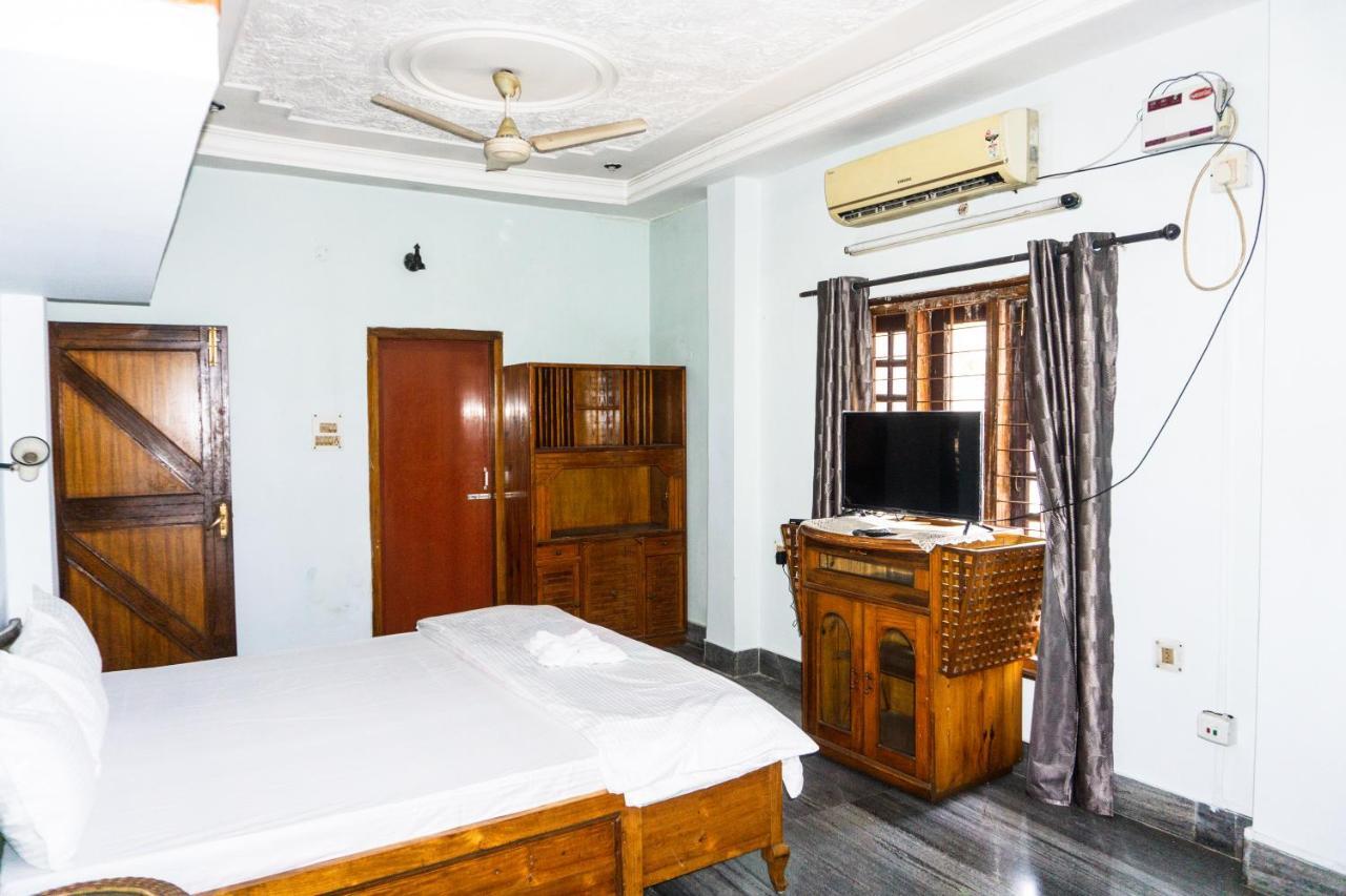 Exotic Villa Homestay Guwahati Buitenkant foto